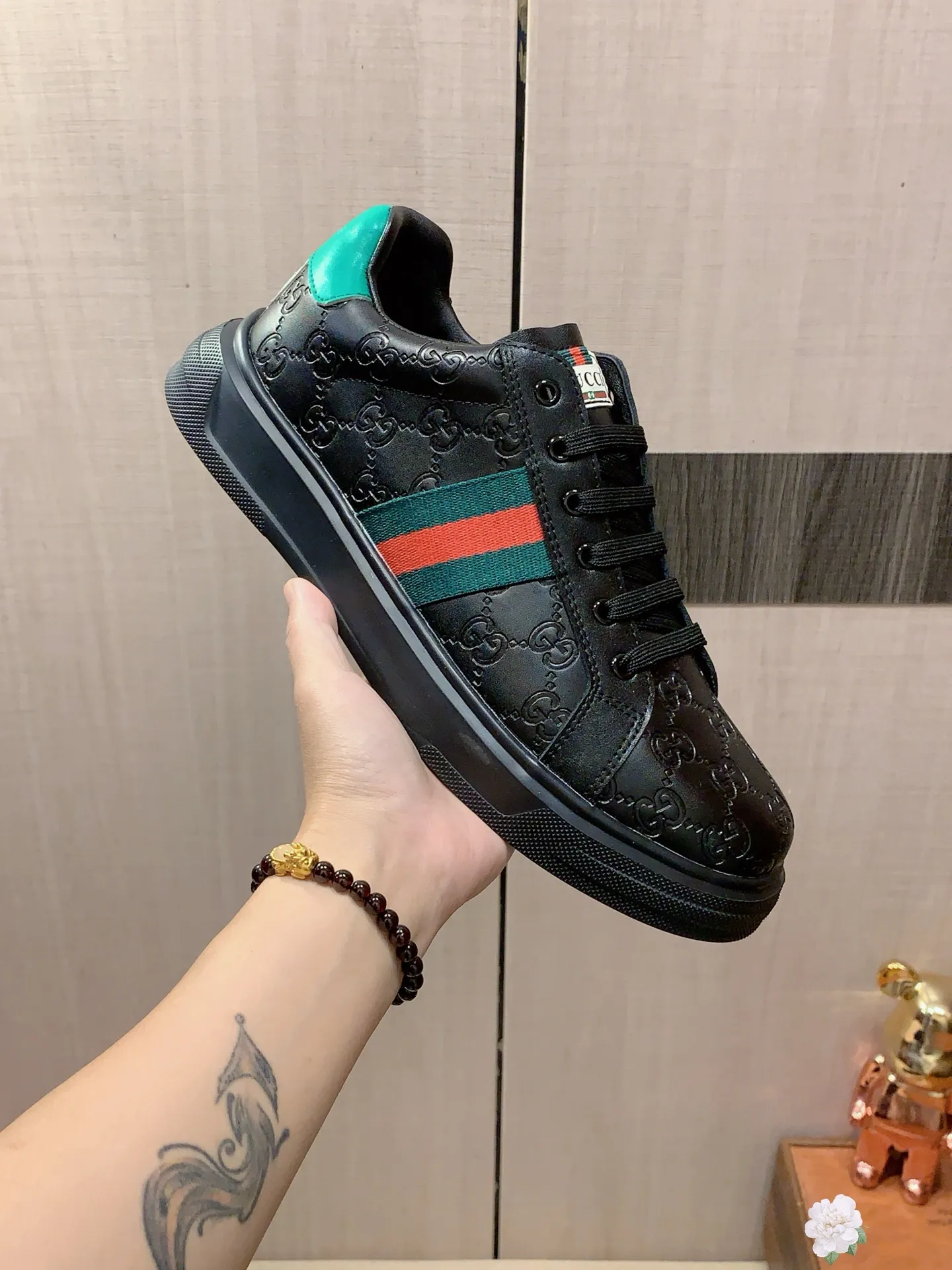 Men's men's shoes💰420💰💰🎩🎩[Lightning][Lightning] "Gucci*" latest • popular casual shoes, top brand [seduce] luxury ~ purchasing agency, top ~ quality. [Strong] The upper is made of imported breathable cowhide with fabric material ➕ Breathable sheepskin feet (•) and fine workmanship. The original stylish and stylish soft rubber wear-resistant and non-slip outsole is light and comfortable on the feet. The real thing looks better when photographed in person. 111: code: 38-44, 3️⃣ colors selected